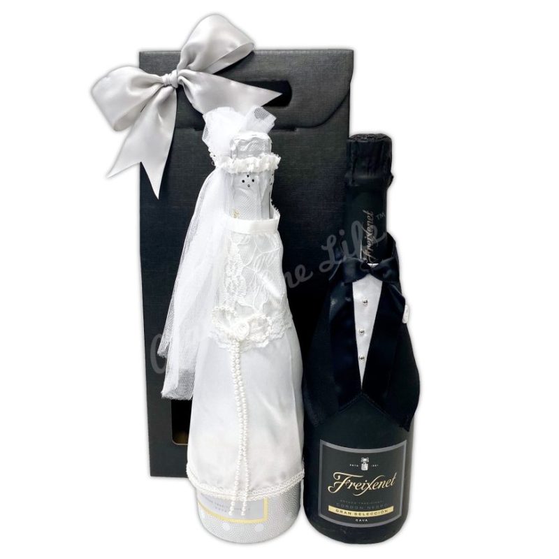 Champagne Life - Bride and Groom Champagne Bottle Set